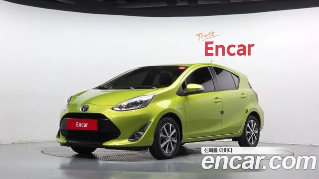 Toyota Prius 2018 — photo 1