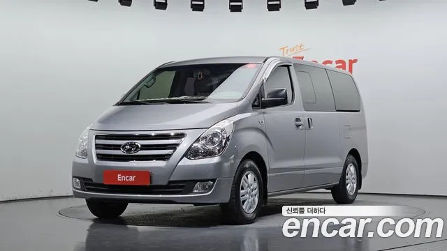 Hyundai Starex 2017 — photo 1