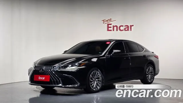 Lexus ES 2023 — photo 1