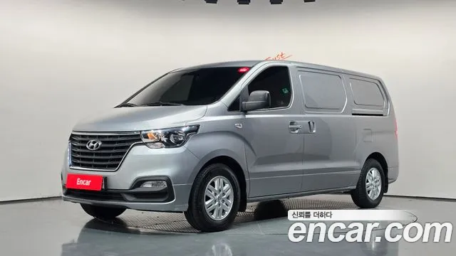 Hyundai Starex 2021 — photo 1