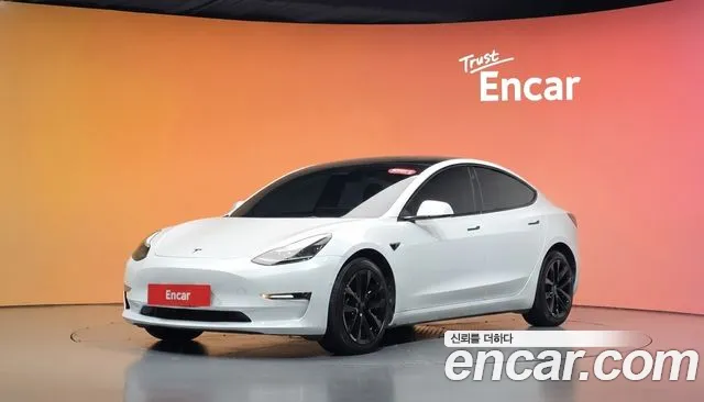 Tesla Model 3 2022 — photo 1