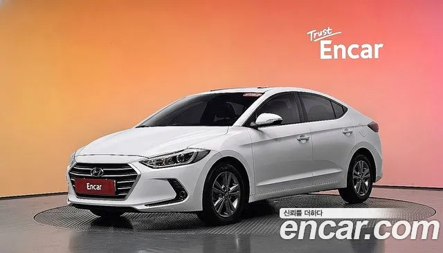 Hyundai AVANTE 2017 — photo 1