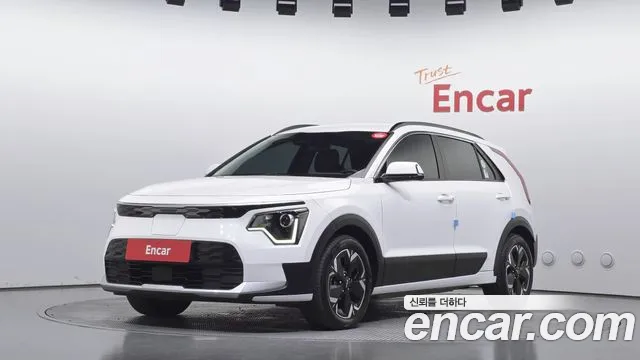Kia Niro 2023 — photo 1