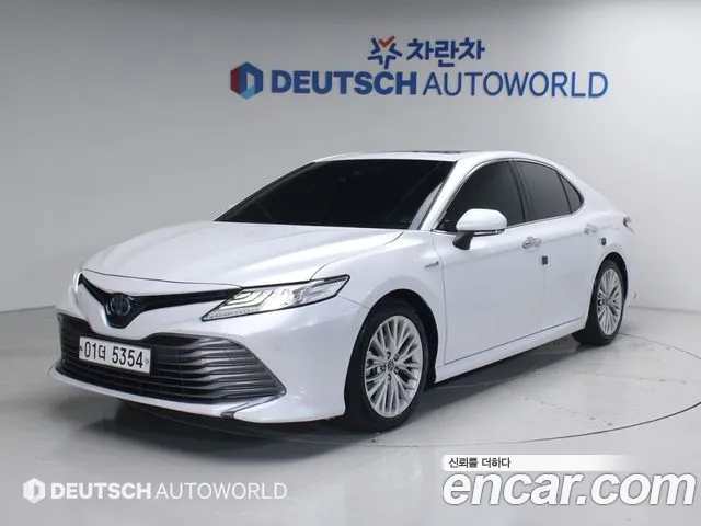 Toyota Camry 2019 — photo 1