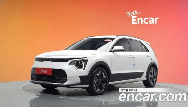 Kia Niro 2023 — photo 1