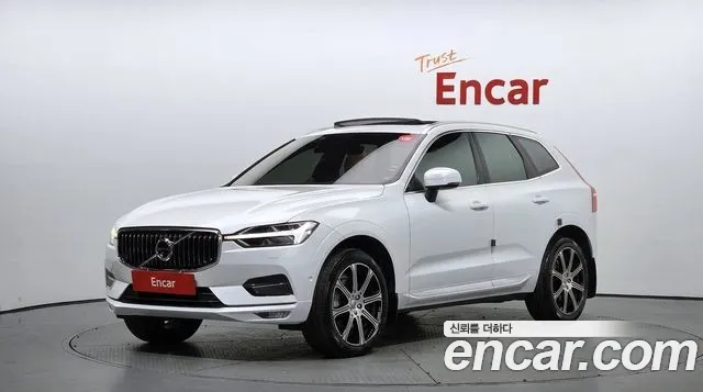 Volvo XC60 2019 — photo 1