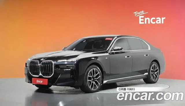 BMW 7-Series 2024 — photo 1