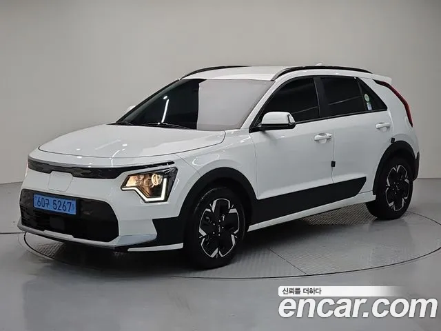 Kia Niro 2023 — photo 1