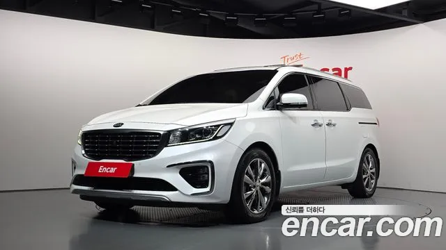 Kia Canival 2020 — photo 1