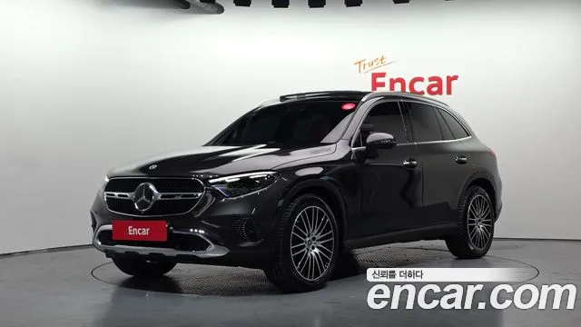 Mercedes-Benz GLC-Class 2026 — photo 1