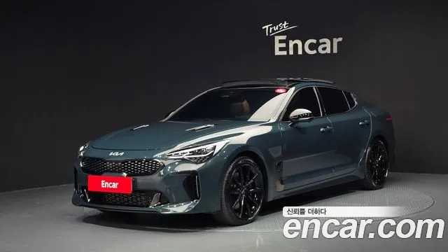 Kia Stinger 2023 — photo 1
