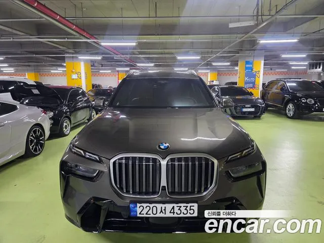 BMW X7 2023 — photo 1