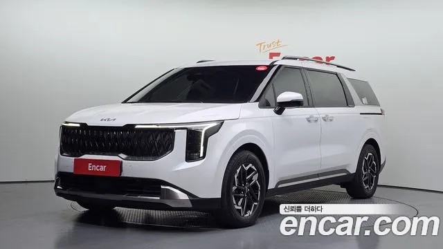 Kia Canival 2025 — photo 1