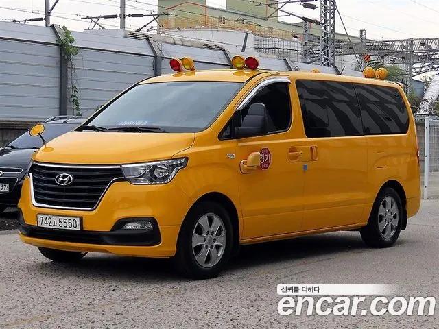 Hyundai Starex 2019 — photo 1