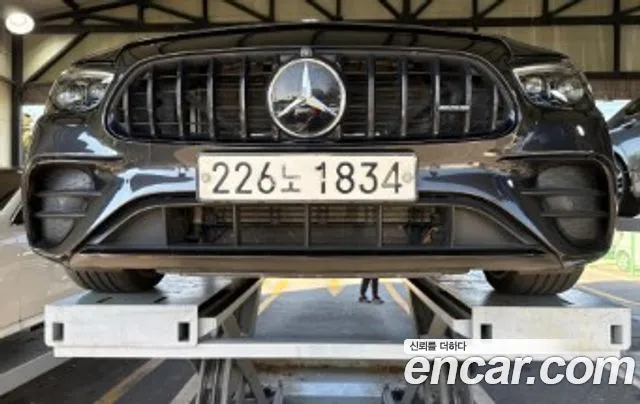 Mercedes-Benz E-Class 2023 — photo 1