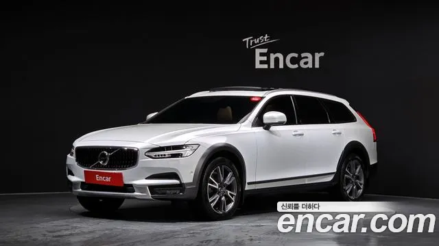 Volvo V90 2019 — photo 1