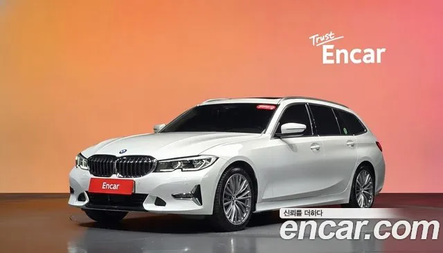 BMW 3-Series 2022 — photo 1