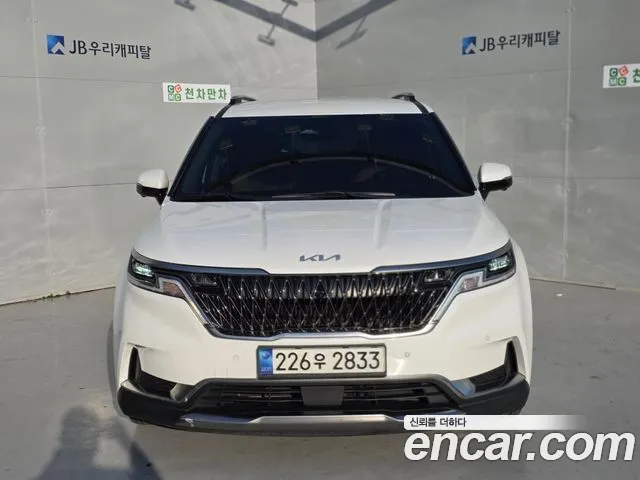 Kia Canival 2023 — photo 1