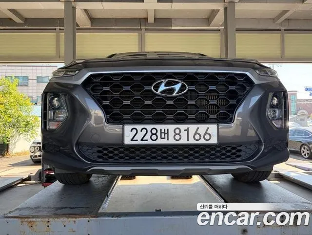 Hyundai Santafe 2019 — photo 1