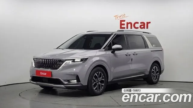 Kia Canival 2023 — photo 1