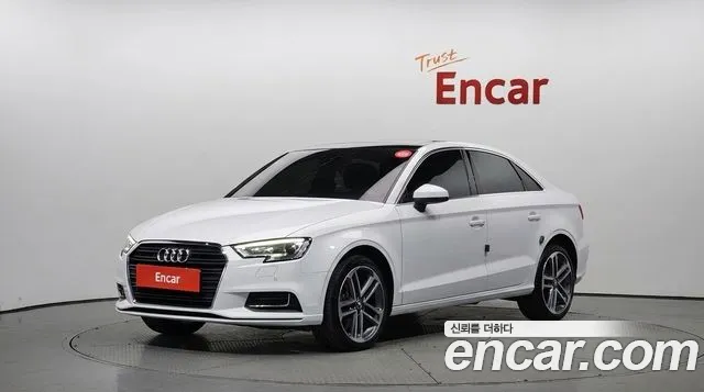 Audi A3 2020 — photo 1