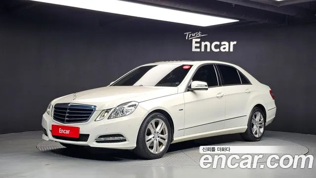 Mercedes-Benz E-Class 2012 — photo 1