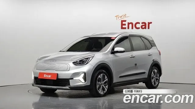 Kia Niro 2023 — photo 1