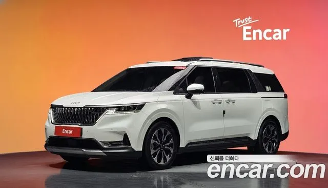 Kia Canival 2023 — photo 1