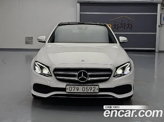 Mercedes-Benz E-Class 2017 — photo 1