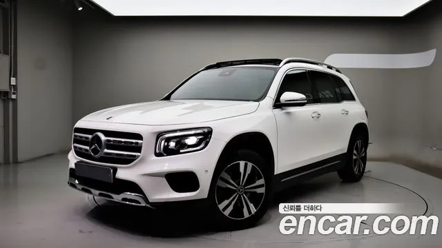 Mercedes-Benz GLB-Class 2021 — photo 1