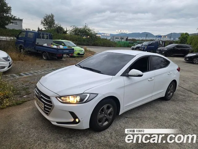 Hyundai AVANTE 2017 — photo 1