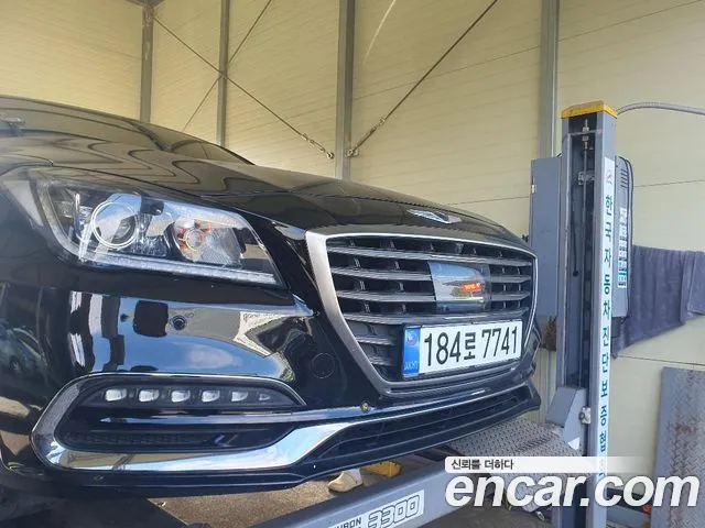 Genesis G80 2017 — photo 1