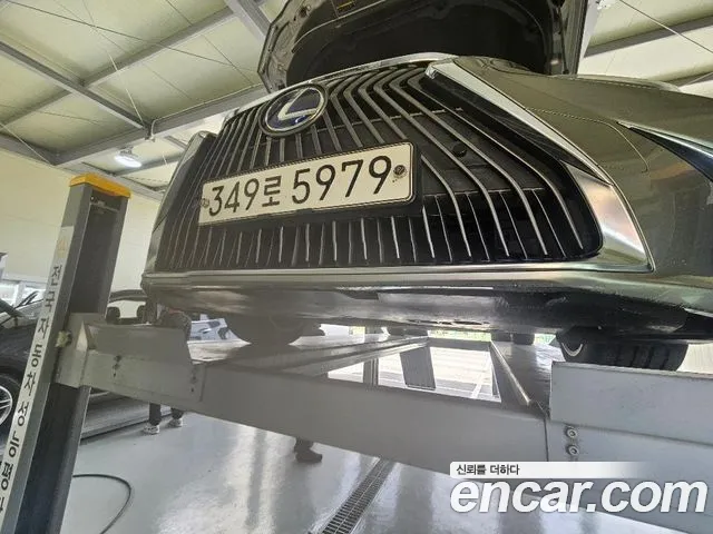 Lexus ES 2021 — photo 1
