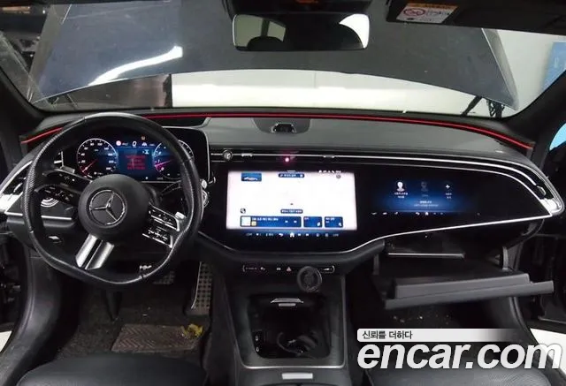 Mercedes-Benz E-Class 2024 — photo 1