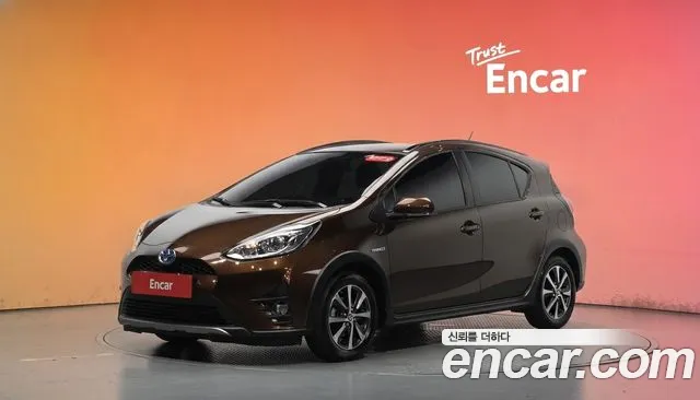 Toyota Prius 2021 — photo 1