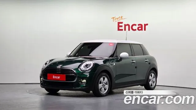 Mini Cooper 2018 — photo 1