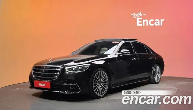 Mercedes-Benz S-Class 2023 — photo 1