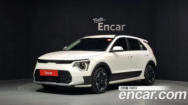 Kia Niro 2023 — photo 1
