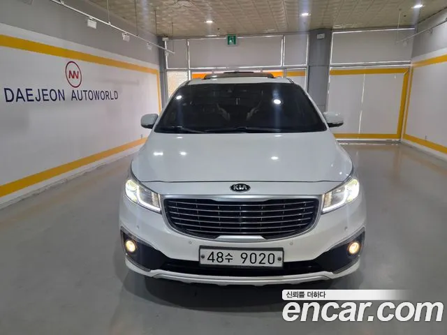 Kia Canival 2015 — photo 1