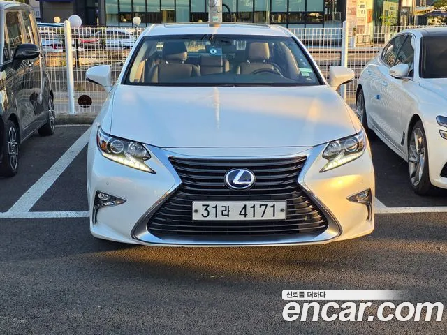 Lexus ES 2016 — photo 1