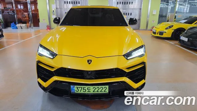 Lamborghini Urus 2022 — photo 1