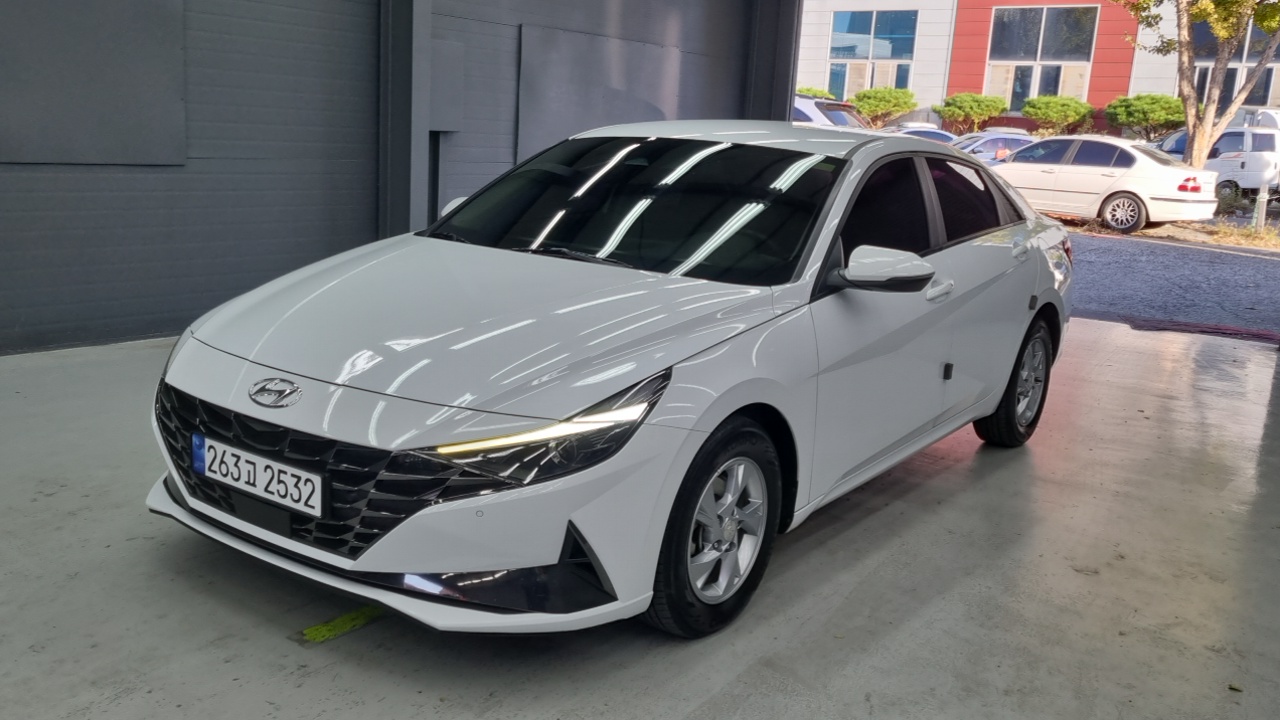 Hyundai AVANTE 2021 — photo 1