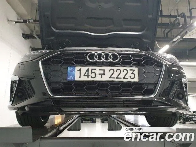 Audi A4 2023 — photo 1