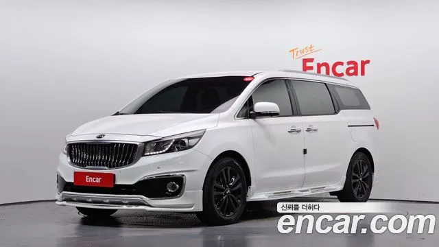 Kia Canival 2015 — photo 1