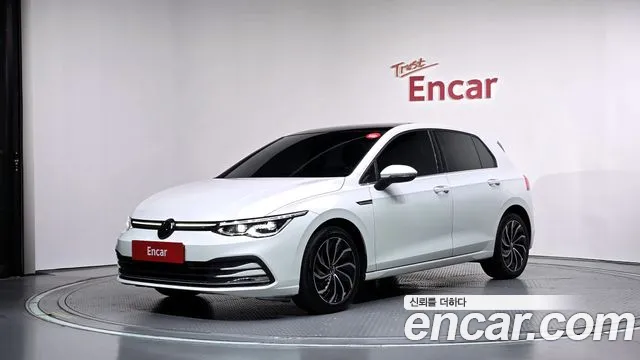 Volkswagen Golf 2022 — photo 1