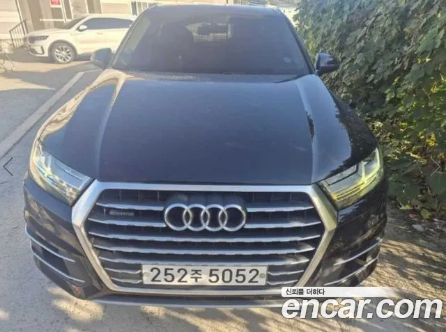 Audi Q7 2019 — photo 1