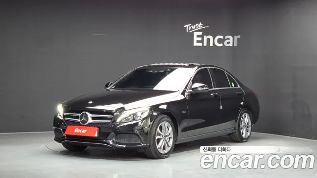 Mercedes-Benz C-Class 2018 — photo 1