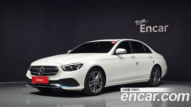 Mercedes-Benz E-Class 2022 — photo 1
