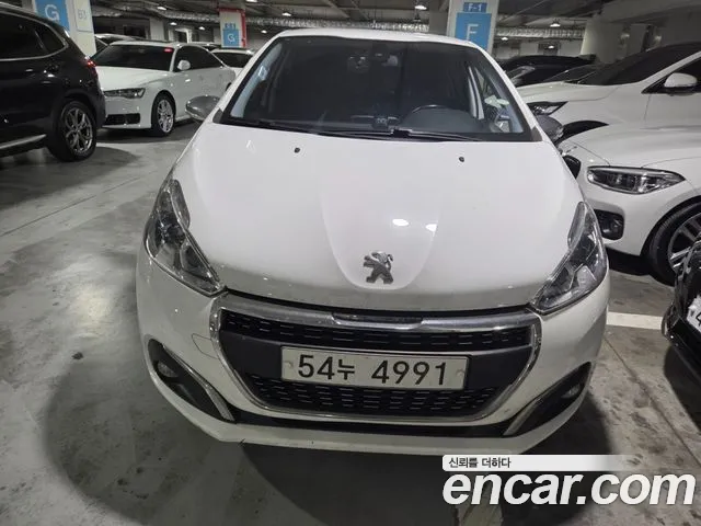 Peugeot 208 2017 — photo 1
