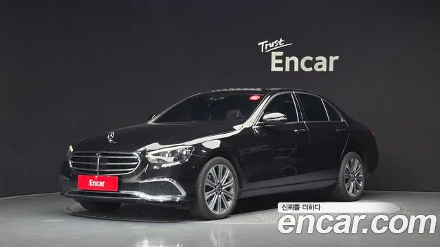 Mercedes-Benz E-Class 2023 — photo 1
